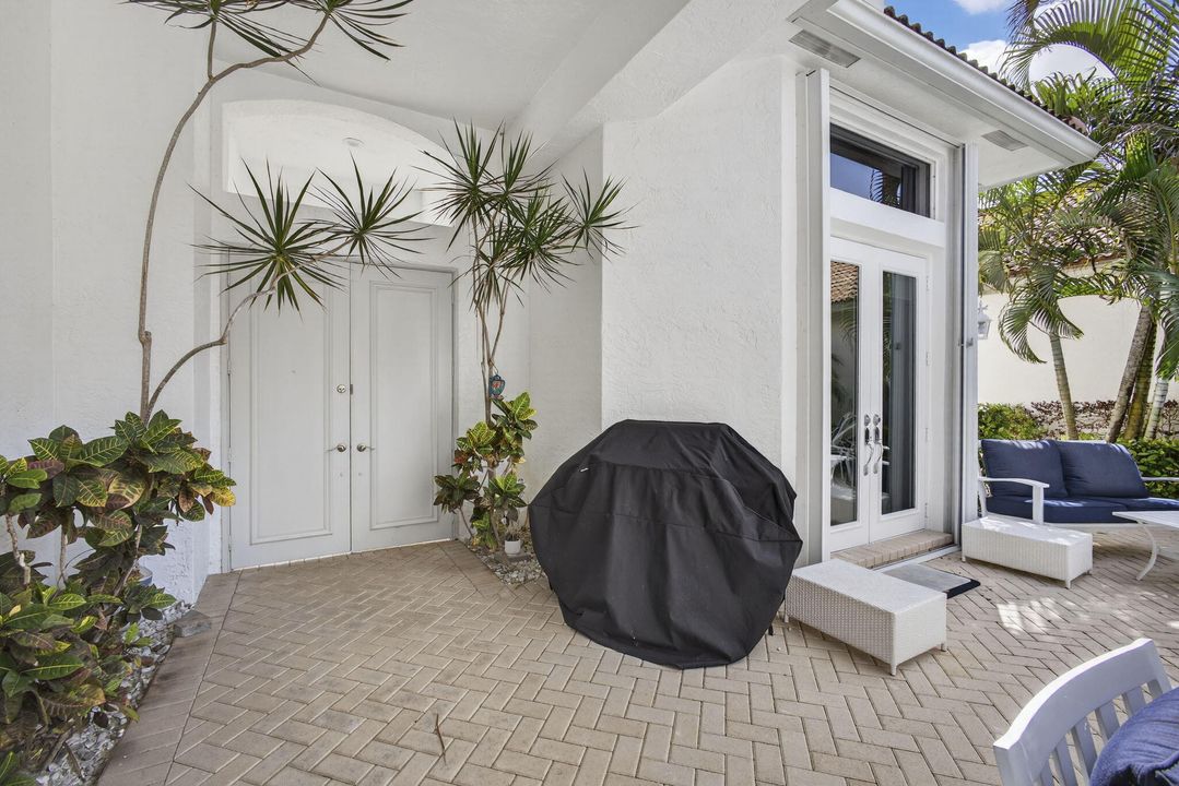 For Sale: $875,000 (4 beds, 4 baths, 3090 Square Feet)