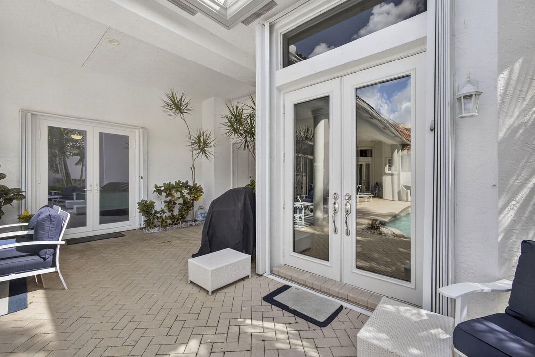 For Sale: $875,000 (4 beds, 4 baths, 3090 Square Feet)