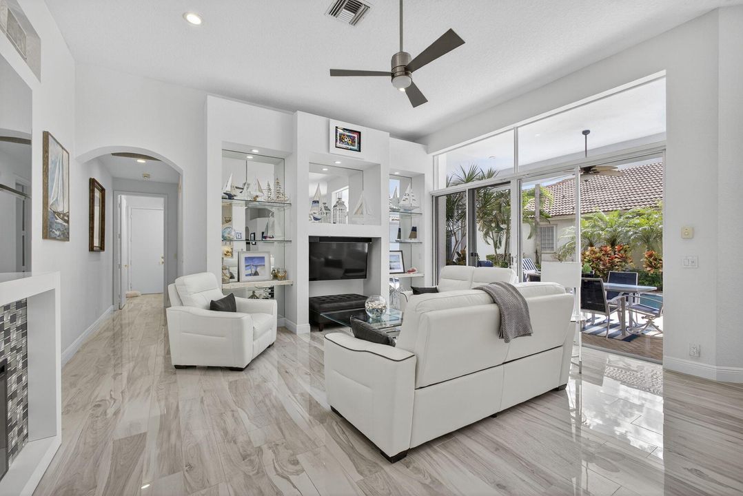 For Sale: $875,000 (4 beds, 4 baths, 3090 Square Feet)