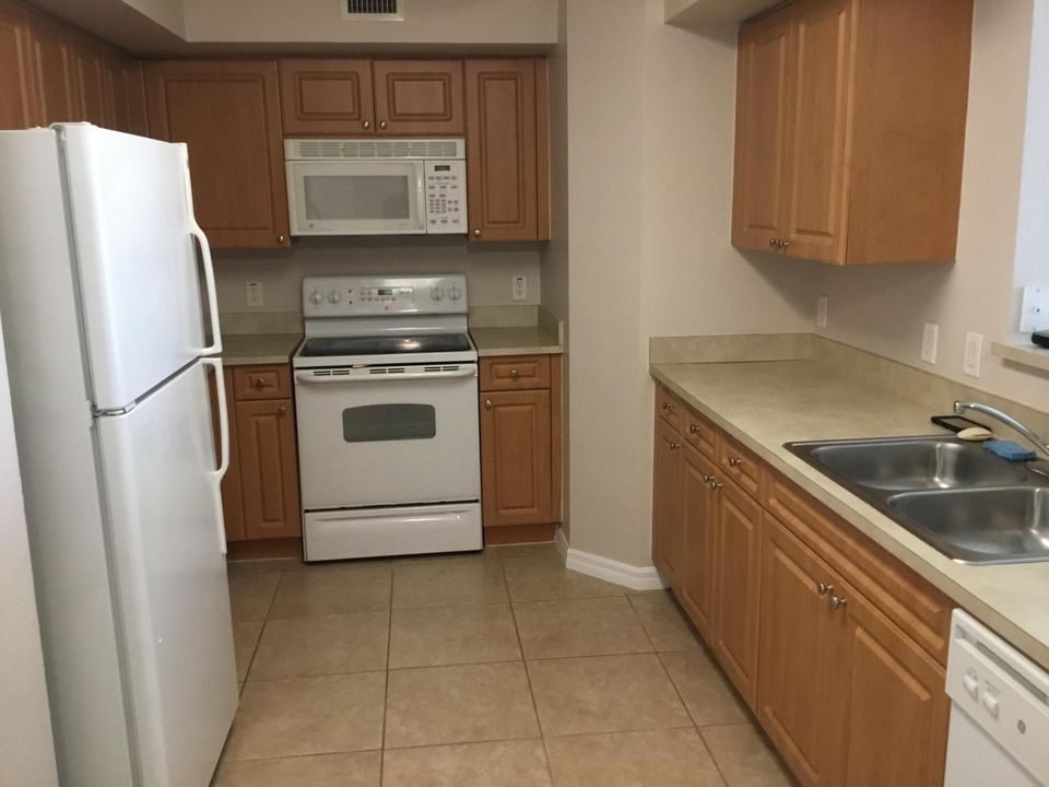 For Rent: $2,350 (3 beds, 2 baths, 1115 Square Feet)
