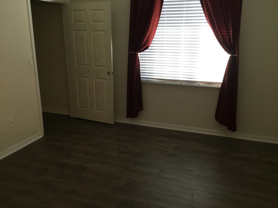 For Rent: $2,350 (3 beds, 2 baths, 1115 Square Feet)