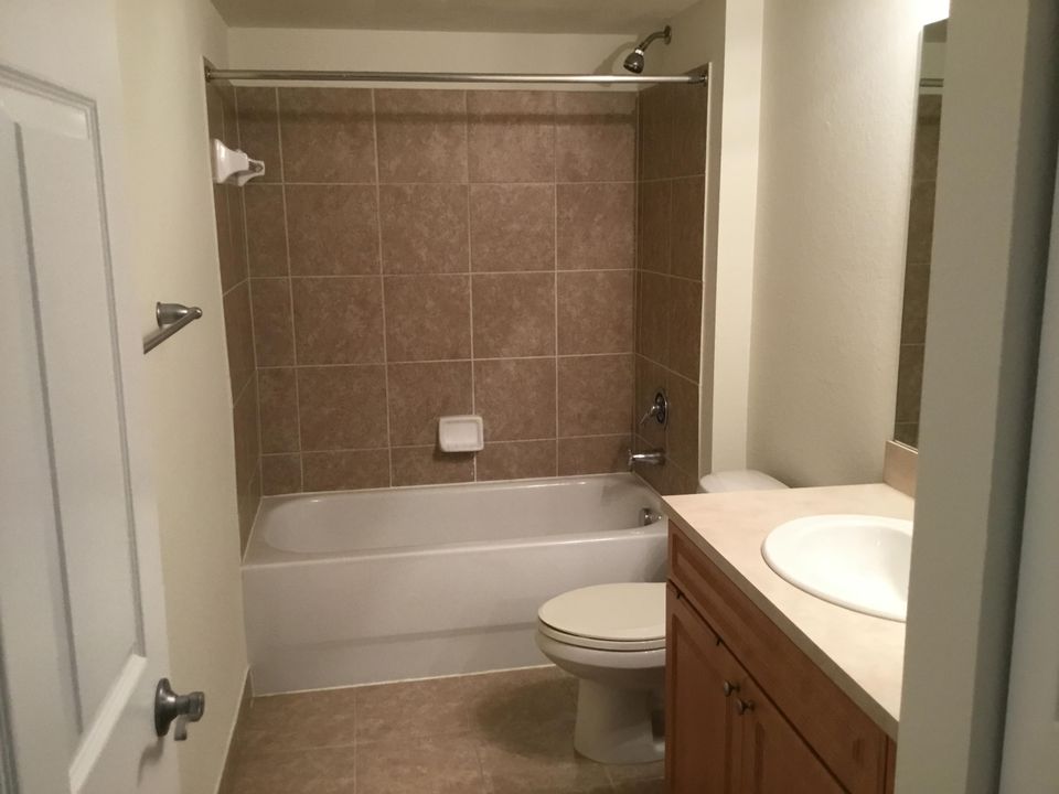 For Rent: $2,350 (3 beds, 2 baths, 1115 Square Feet)