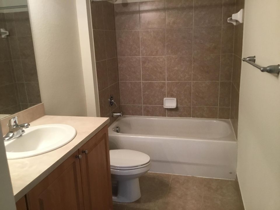 For Rent: $2,350 (3 beds, 2 baths, 1115 Square Feet)