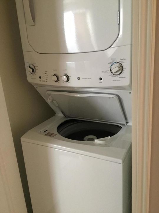 For Rent: $2,350 (3 beds, 2 baths, 1115 Square Feet)