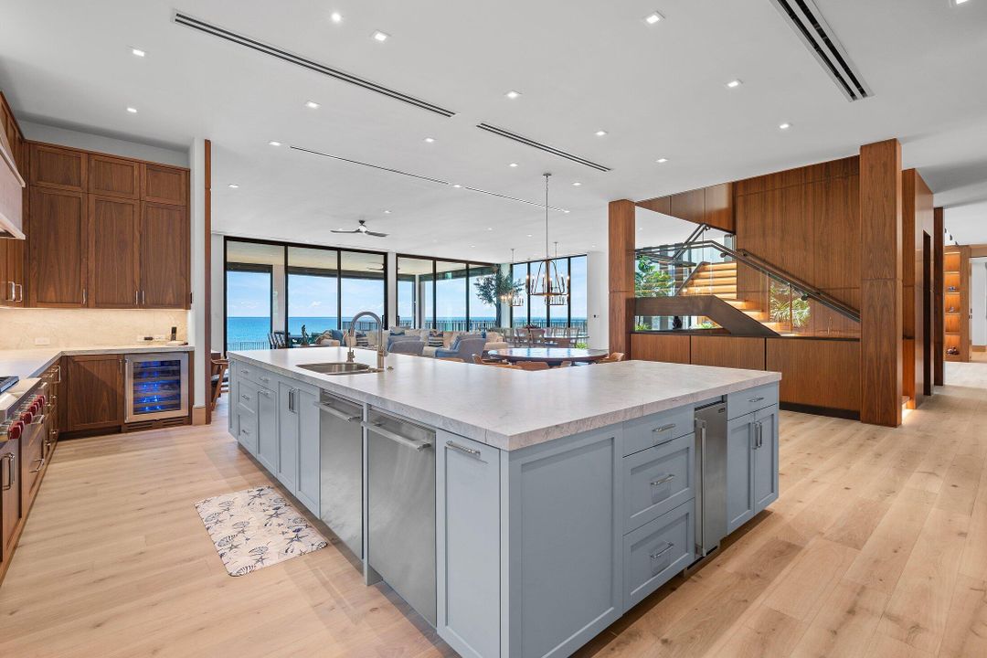 На продажу: $85,000,000 (8 спален, 10 ванн, 19023 Квадратных фут)