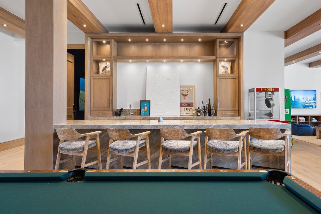 На продажу: $85,000,000 (8 спален, 10 ванн, 19023 Квадратных фут)