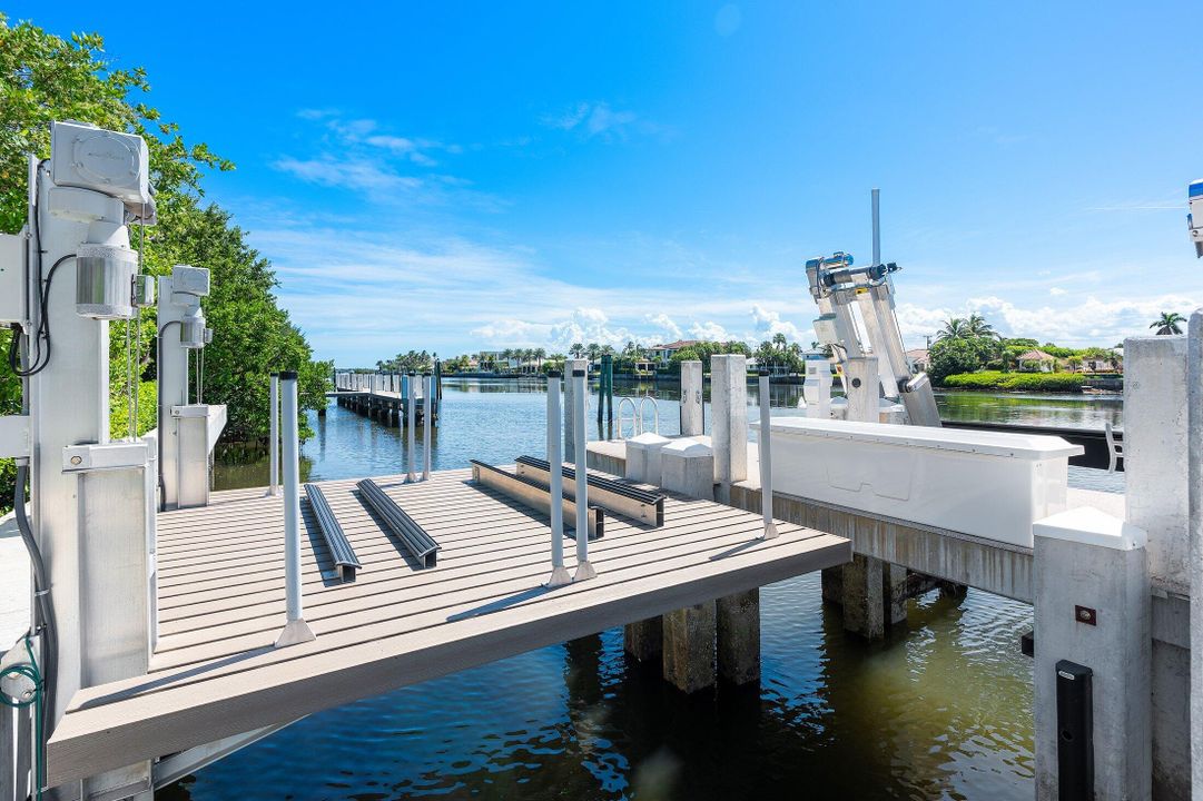 На продажу: $85,000,000 (8 спален, 10 ванн, 19023 Квадратных фут)