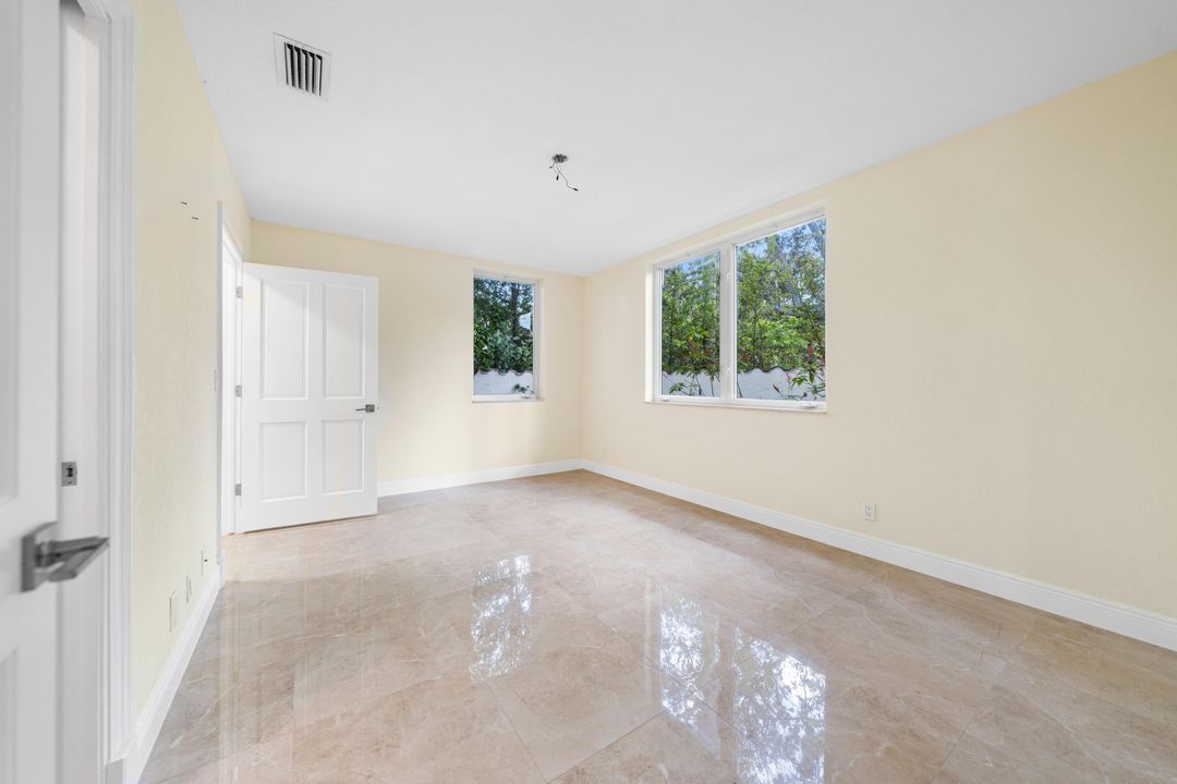 待售: $1,550,000 (5 贝兹, 3 浴室, 5464 平方英尺)