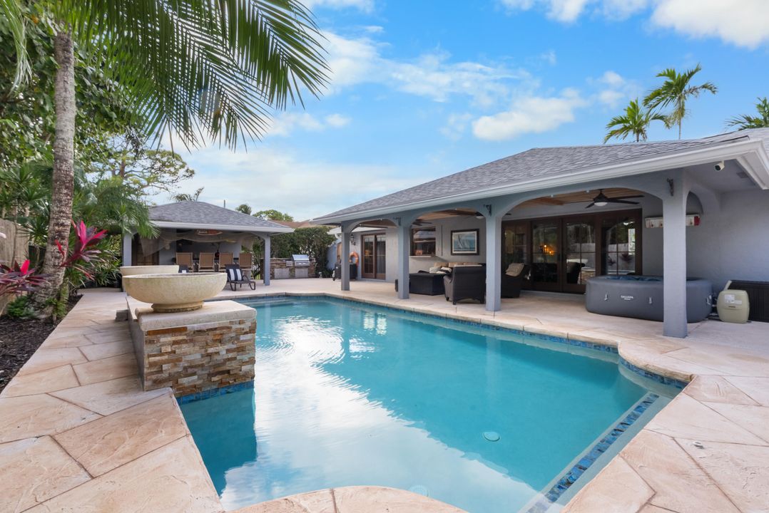 For Sale: $930,000 (3 beds, 2 baths, 1840 Square Feet)