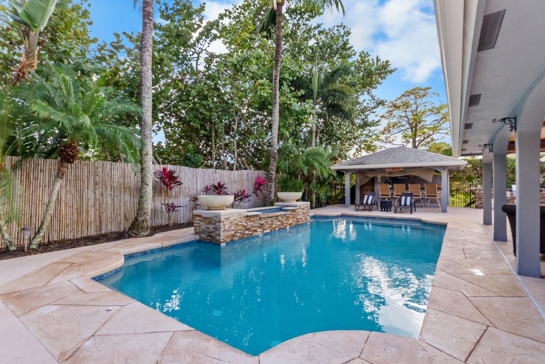 For Sale: $930,000 (3 beds, 2 baths, 1840 Square Feet)