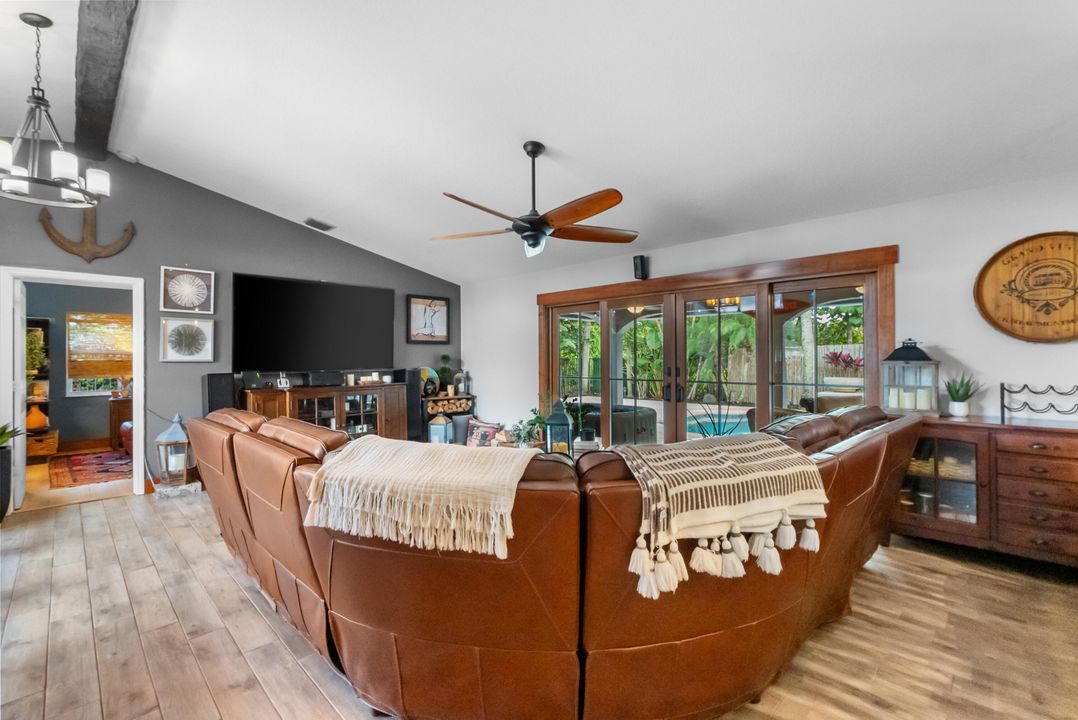 For Sale: $930,000 (3 beds, 2 baths, 1840 Square Feet)