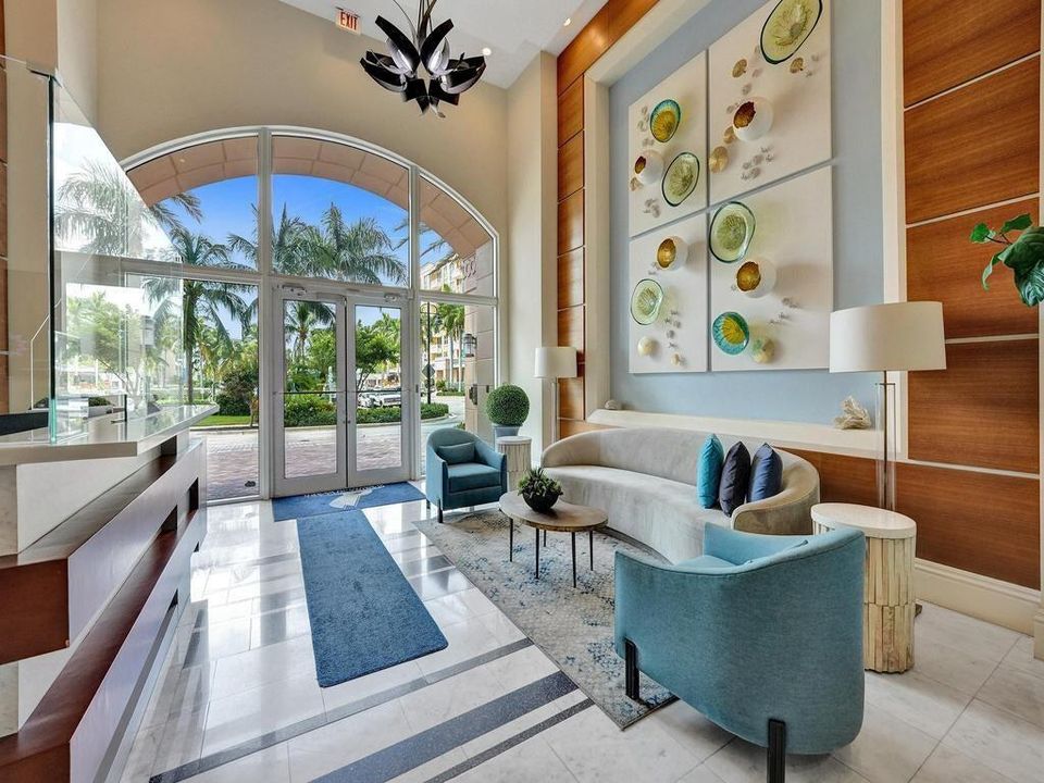 For Rent: $5,750 (2 beds, 2 baths, 1130 Square Feet)