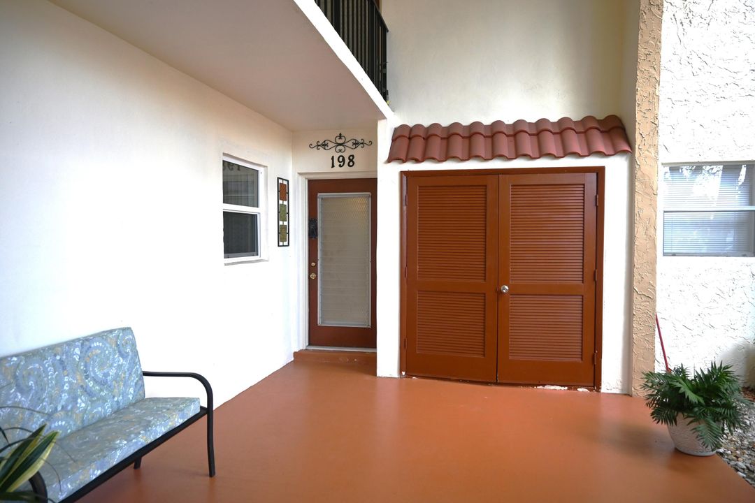 For Rent: $1,800 (2 beds, 2 baths, 888 Square Feet)