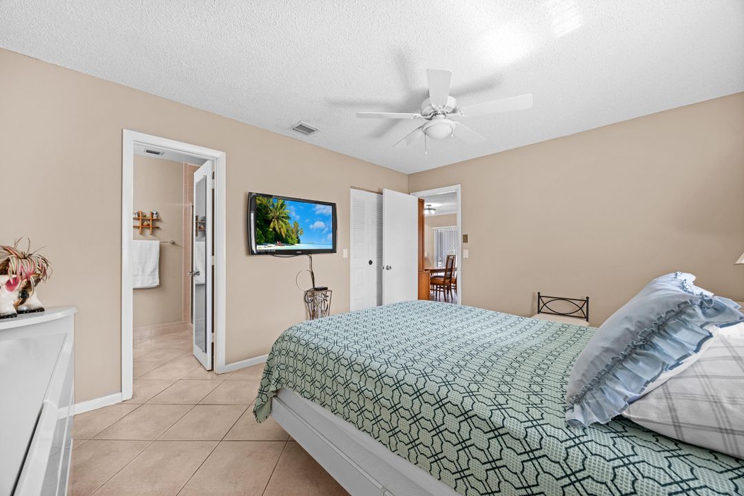 合同活跃: $269,900 (2 贝兹, 2 浴室, 1073 平方英尺)