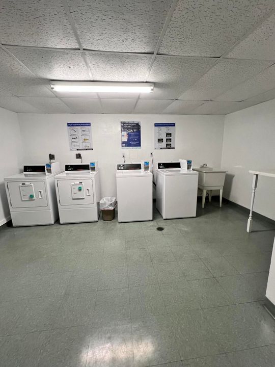 Activo con contrato: $2,200 (2 camas, 2 baños, 983 Pies cuadrados)