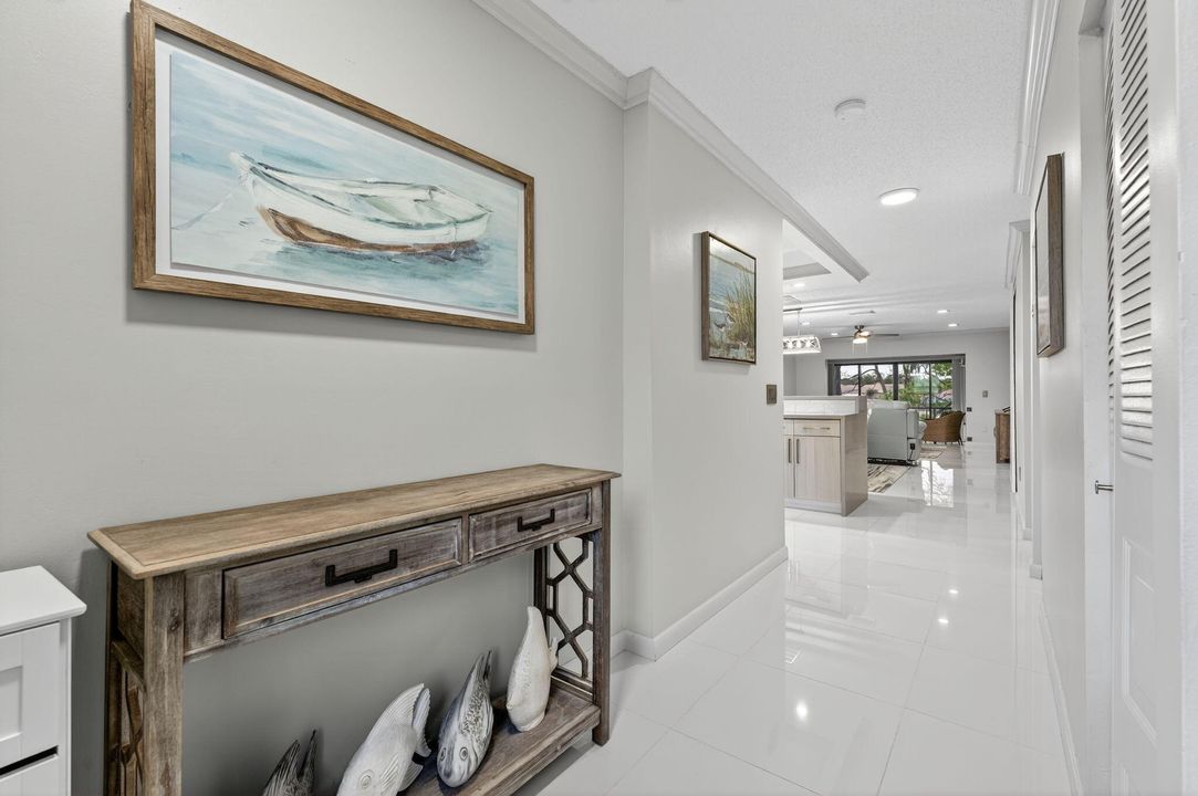 For Sale: $319,995 (2 beds, 2 baths, 1470 Square Feet)