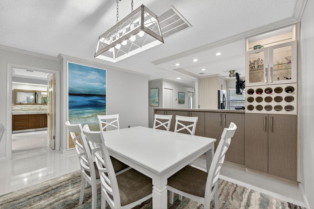 For Sale: $319,995 (2 beds, 2 baths, 1470 Square Feet)