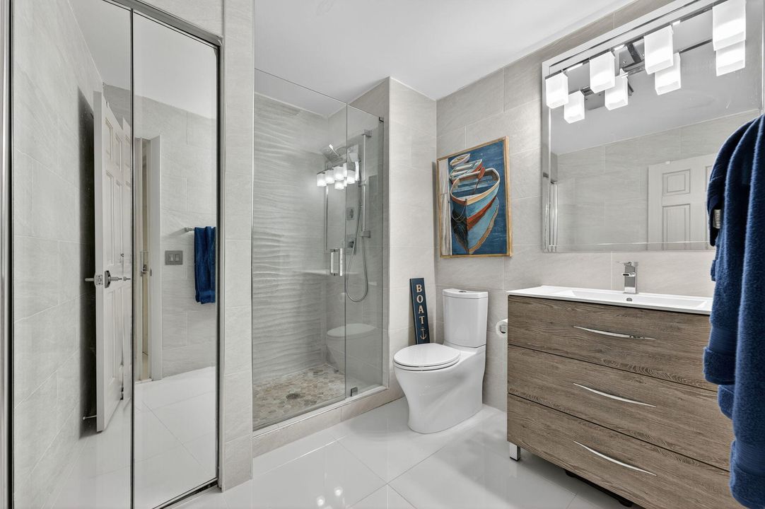 For Sale: $319,995 (2 beds, 2 baths, 1470 Square Feet)