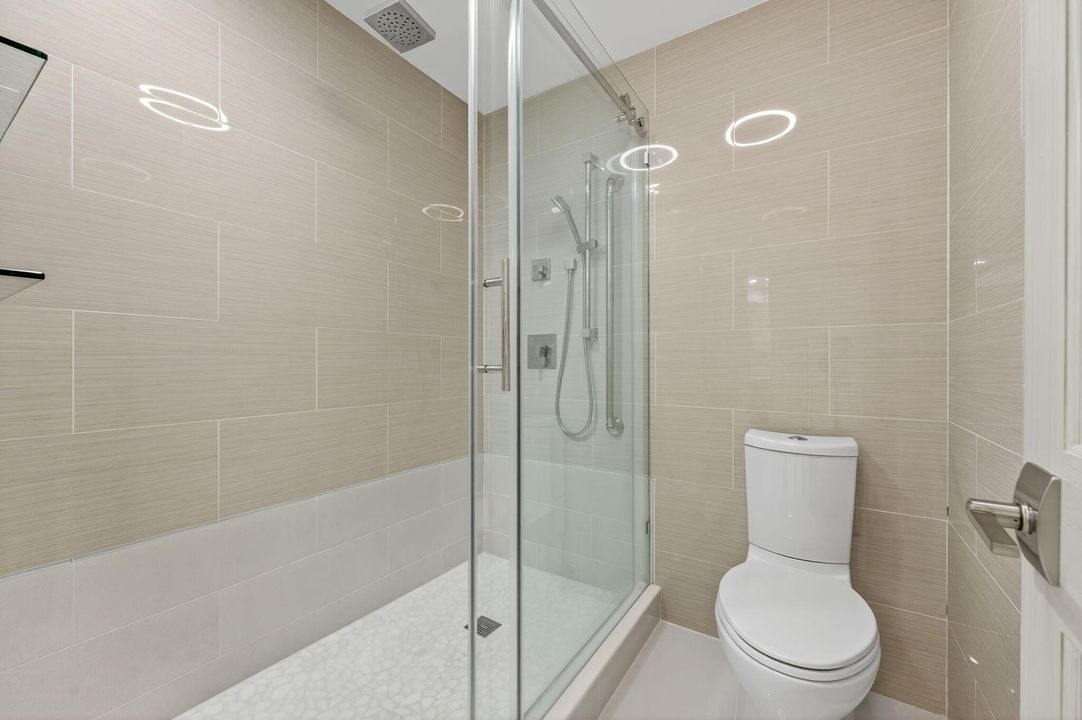 For Sale: $319,995 (2 beds, 2 baths, 1470 Square Feet)