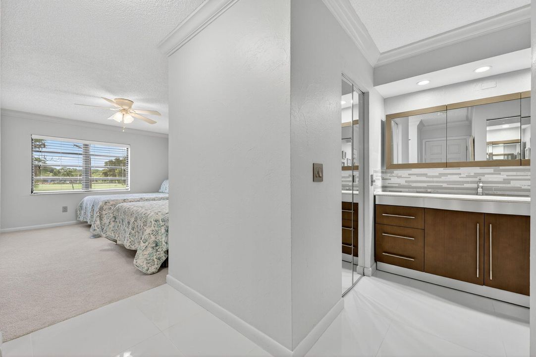 For Sale: $319,995 (2 beds, 2 baths, 1470 Square Feet)