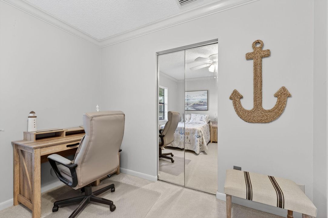 For Sale: $319,995 (2 beds, 2 baths, 1470 Square Feet)