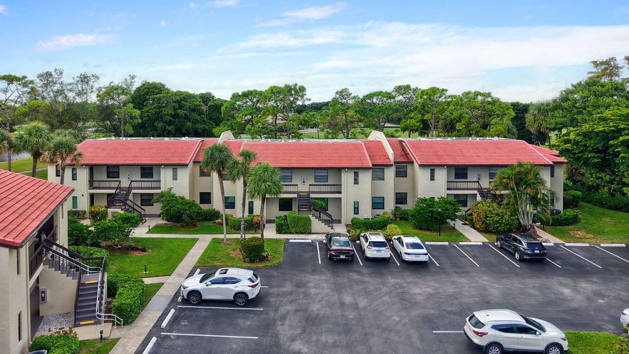 For Sale: $319,995 (2 beds, 2 baths, 1470 Square Feet)