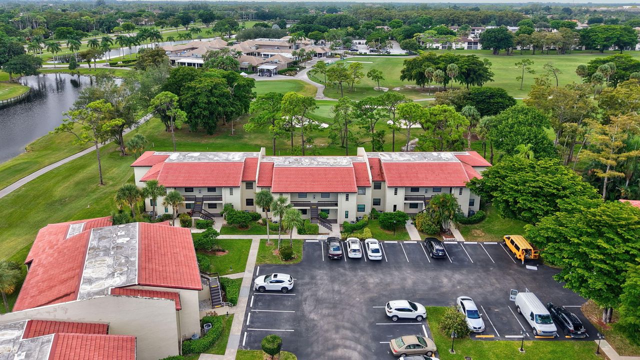 For Sale: $319,995 (2 beds, 2 baths, 1470 Square Feet)