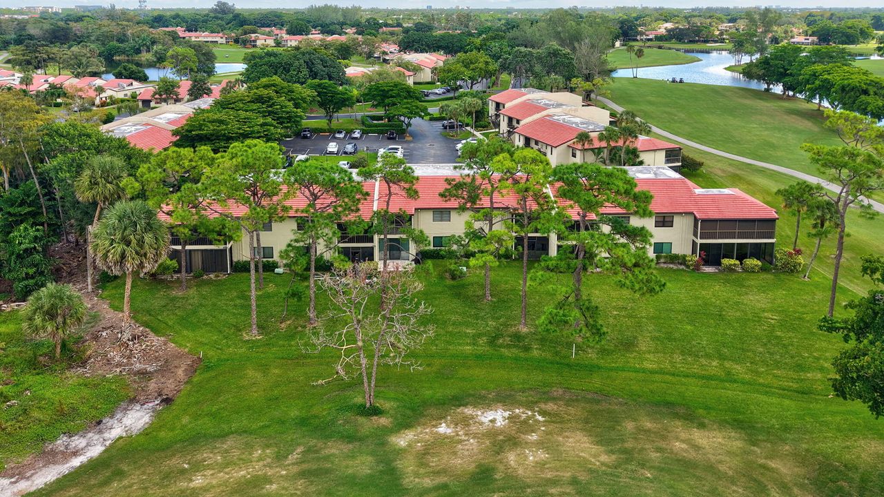 For Sale: $319,995 (2 beds, 2 baths, 1470 Square Feet)