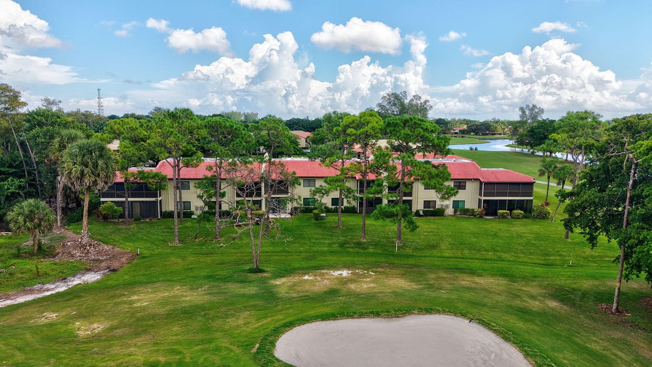 For Sale: $319,995 (2 beds, 2 baths, 1470 Square Feet)