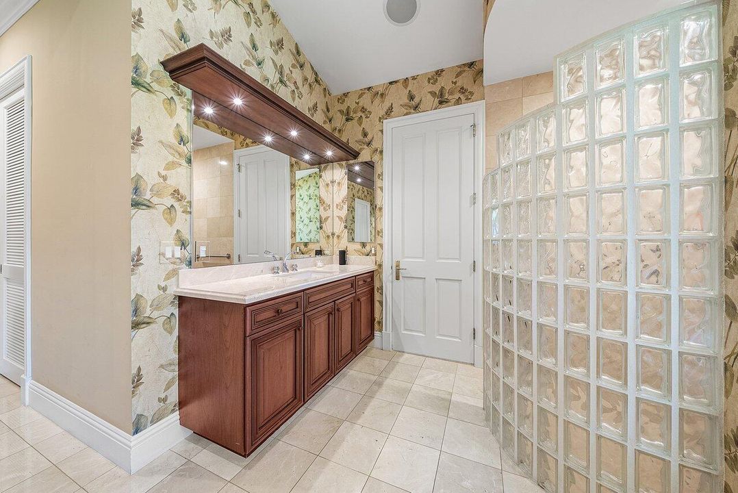 Active With Contract: $5,200,000 (3 beds, 3 baths, 4393 Square Feet)