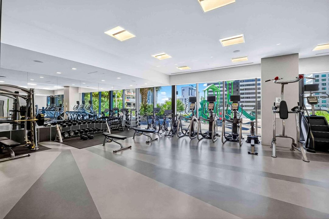 For Rent: $6,300 (2 beds, 2 baths, 1281 Square Feet)