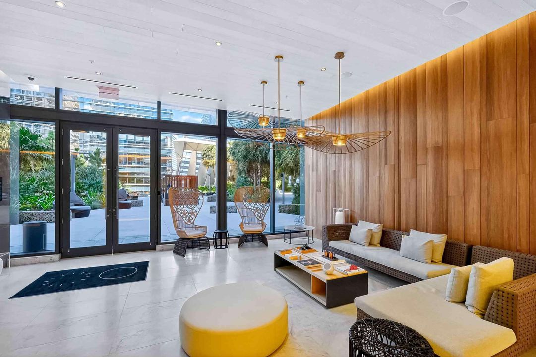 For Rent: $6,300 (2 beds, 2 baths, 1281 Square Feet)