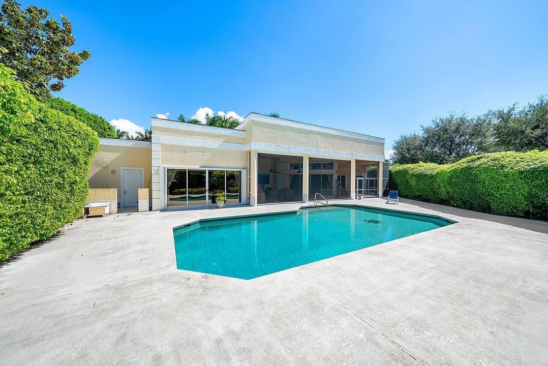 Active With Contract: $5,200,000 (3 beds, 3 baths, 4393 Square Feet)