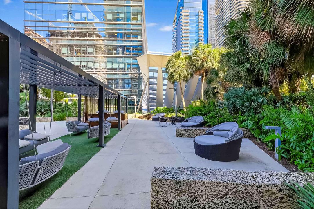 For Rent: $6,300 (2 beds, 2 baths, 1281 Square Feet)