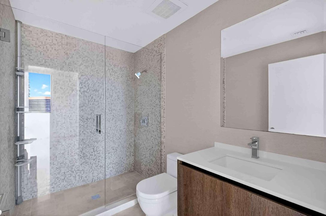 For Rent: $6,300 (2 beds, 2 baths, 1281 Square Feet)