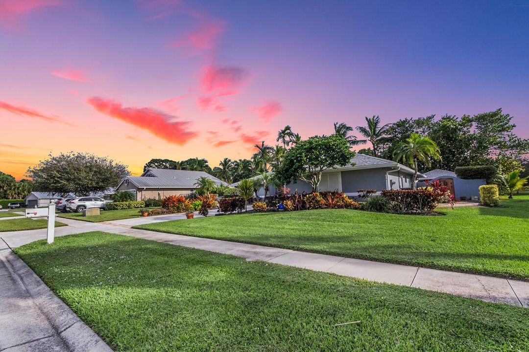 For Sale: $930,000 (3 beds, 2 baths, 1840 Square Feet)