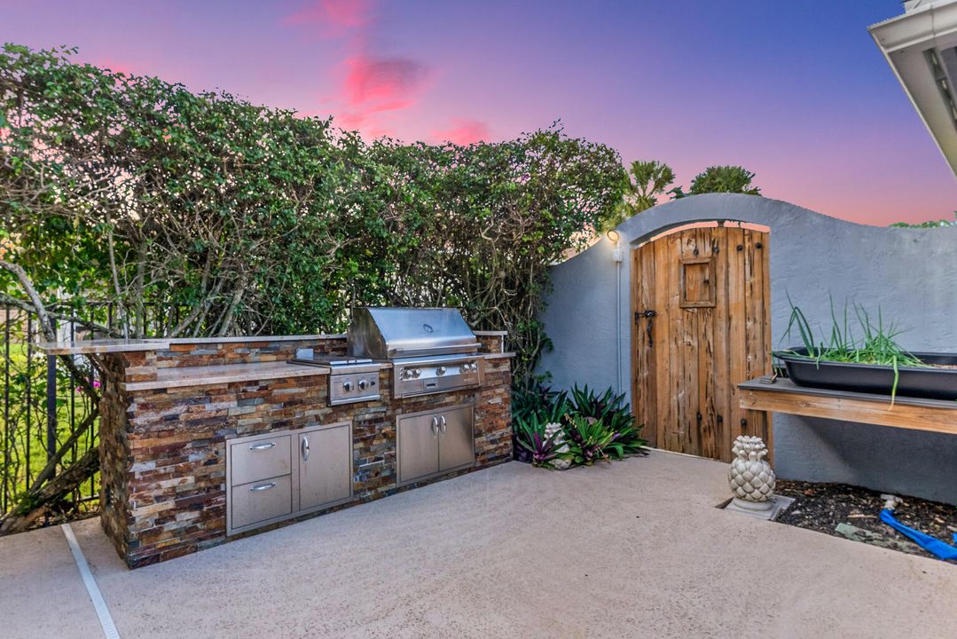 For Sale: $930,000 (3 beds, 2 baths, 1840 Square Feet)