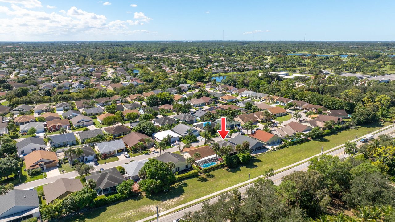 合同活跃: $460,000 (3 贝兹, 2 浴室, 1487 平方英尺)