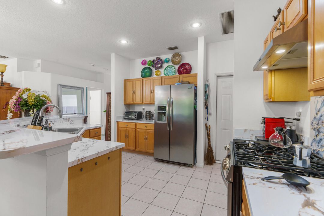 合同活跃: $460,000 (3 贝兹, 2 浴室, 1487 平方英尺)