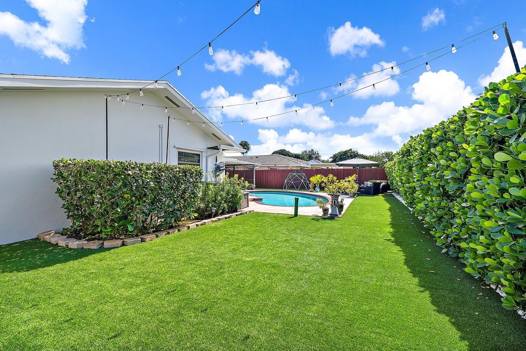 For Sale: $859,500 (3 beds, 2 baths, 2206 Square Feet)