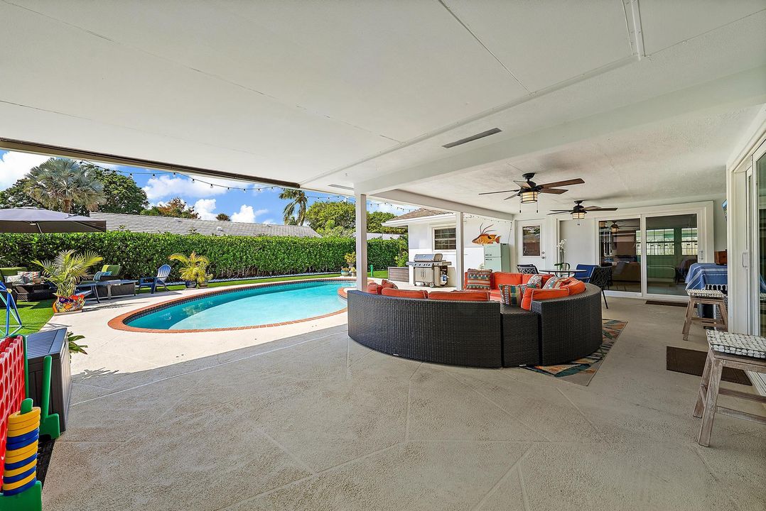 For Sale: $859,500 (3 beds, 2 baths, 2206 Square Feet)