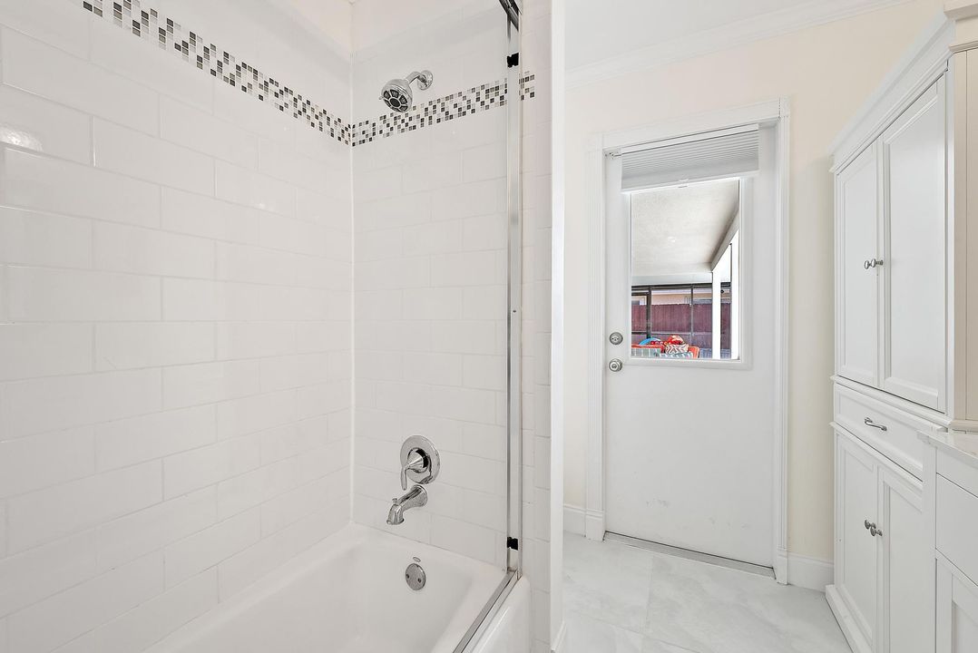 For Sale: $859,500 (3 beds, 2 baths, 2206 Square Feet)