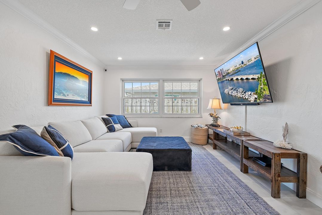 For Sale: $859,500 (3 beds, 2 baths, 2206 Square Feet)