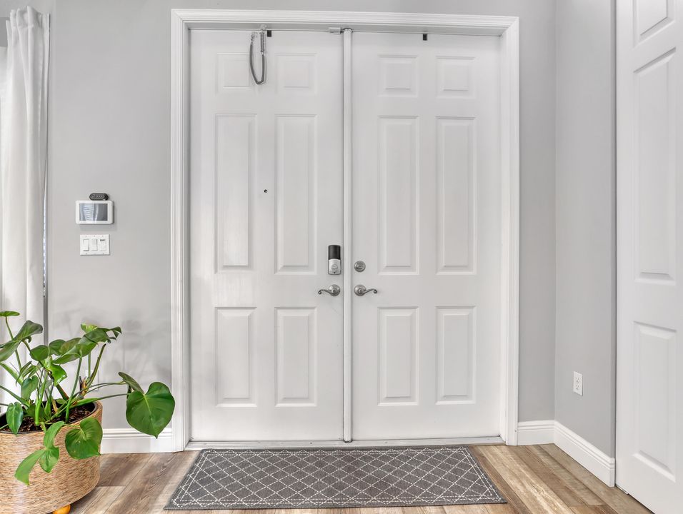 For Rent: $8,500 (5 beds, 3 baths, 3496 Square Feet)