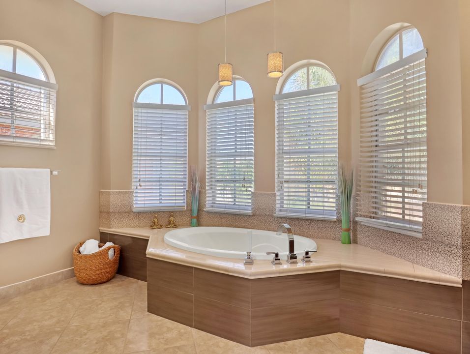 For Rent: $8,500 (5 beds, 3 baths, 3496 Square Feet)