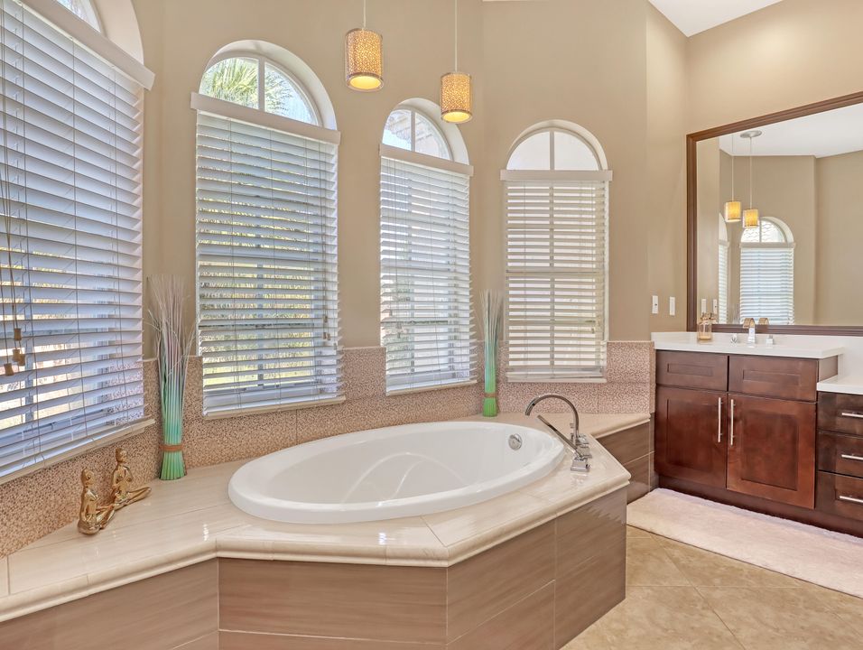 For Rent: $8,500 (5 beds, 3 baths, 3496 Square Feet)