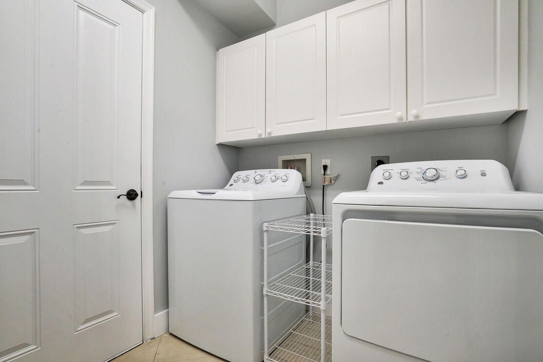 For Sale: $695,000 (2 beds, 2 baths, 1980 Square Feet)