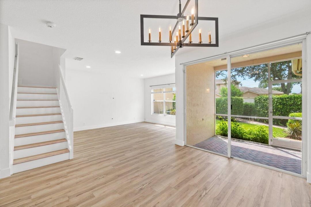 Active With Contract: $3,000 (3 beds, 2 baths, 1406 Square Feet)