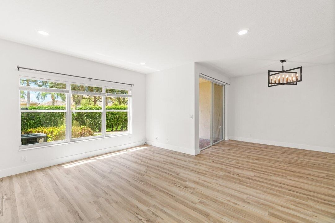 Active With Contract: $3,000 (3 beds, 2 baths, 1406 Square Feet)