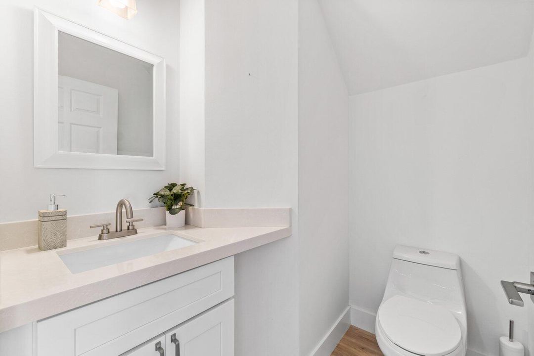 Active With Contract: $3,000 (3 beds, 2 baths, 1406 Square Feet)